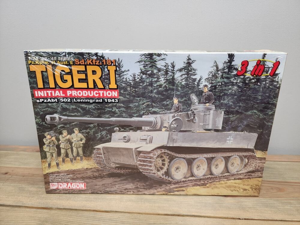 Dragon 1/35 6252 WWII German Tiger I Initial Production Leningrad 1943 Model Kit